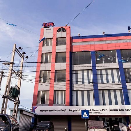 Yaarl Hostels Джафна Екстериор снимка