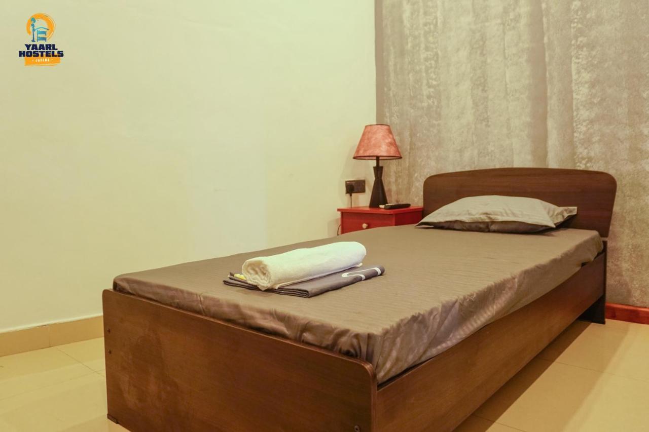 Yaarl Hostels Джафна Екстериор снимка