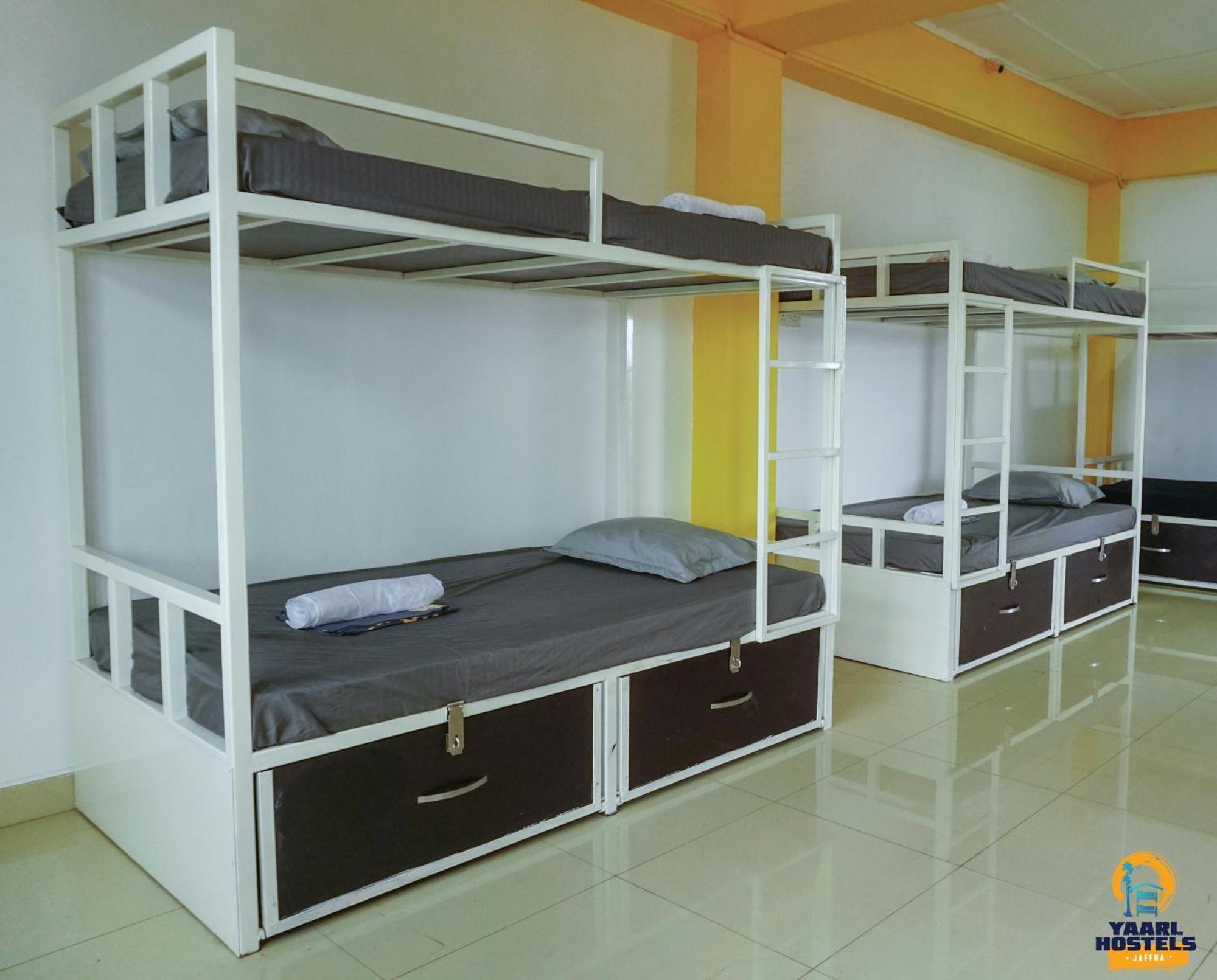 Yaarl Hostels Джафна Стая снимка
