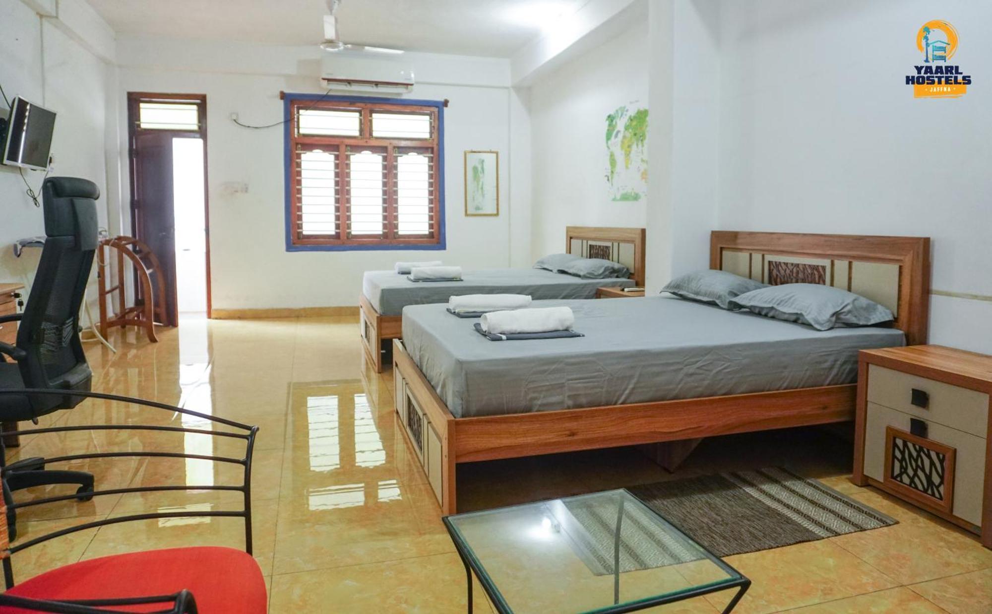 Yaarl Hostels Джафна Стая снимка